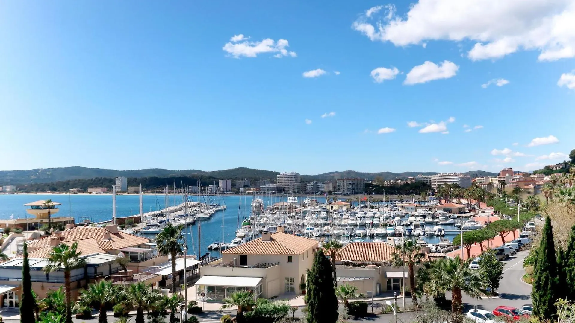 Apartment Les Alizees By Interhome Le Lavandou